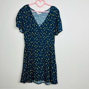 Coco + Jaimeson Floral V-Neck Mini Dress in Navy and Yellow Size Large